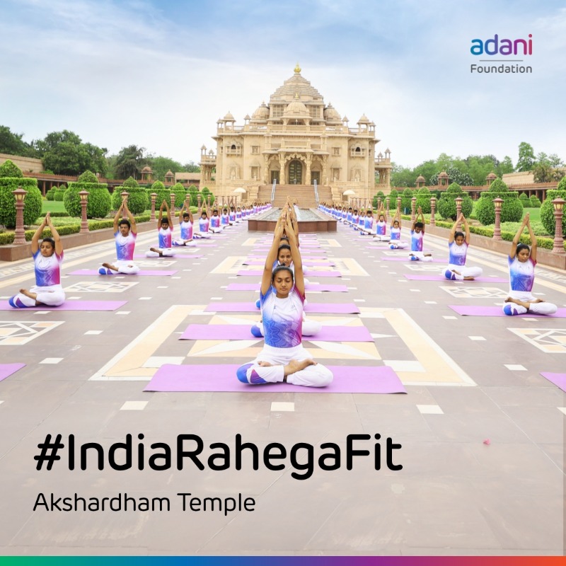 AdaniFoundation's tweet photo. The #AkshardhamTemple in #Gandhinagar is a world-famous religious site that attracts devotees globally. Bhagwan Swaminarayan’s history &amp; legacy fill up the place with positivity. Along with asanas, we interacted with wrestler @ravidahiya60 on #yoga. #IndiaRahegaFit