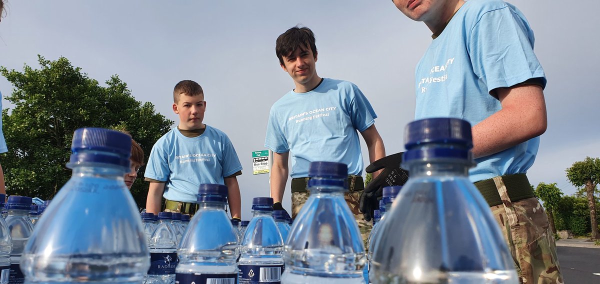 TAV_Devon_ACF's tweet photo. Yesterday Tavistock Detachment long side other Detachment cross the city, took part in the Plymouth  Half marathon handing out water to all the runners. 

Awesome effort everyone!!! @ArmyCadetsUK  @ACF_Devon @B_Coy_Devon_ACF https://t.co/EfnlFw5PV3