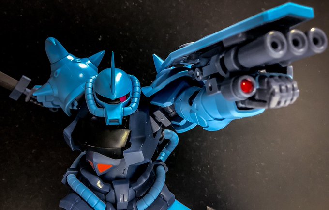 ROBOT魂のグフ・カスタム、フレームの上部を残さないとシールドをマウントできない問題、盾に直接ジョイント接続する受けを作ってボールでマウントできるようにしてみた。
グフカスタム最後の方ずっとこの状態でバトルするのでやっぱり再現できた方が楽しい。(h 