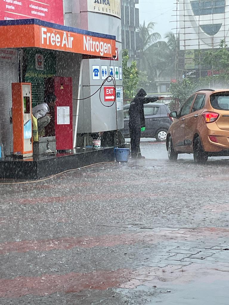 Not even heavy rains can deter our SevaShoorveers who are geared up for Customer Service. Providing free Air on regular basis to customers @ Radhe Petroleum Surat <a href="/IndianOilcl/">Indian Oil Corp Ltd</a> <a href="/AkhauriEd/">Amitabh Akhauri, ED(Retail Sales - S&W), IndianOil</a>  <a href="/IOCRetail/">IndianOil PetrolPump</a> <a href="/sanjayb1969/">SANJAY BHANDARI</a> <a href="/IOCGujarat/">IndianOil Gujarat</a> <a href="/adurai310366/">ANNADURAI</a> <a href="/VigyanKumar/">Vigyan Kumar</a>