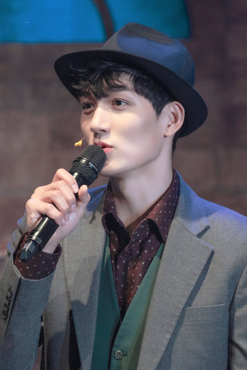 220618 뮤지컬 미아 파밀리아 커튼콜

오스카 #조풍래 배우님