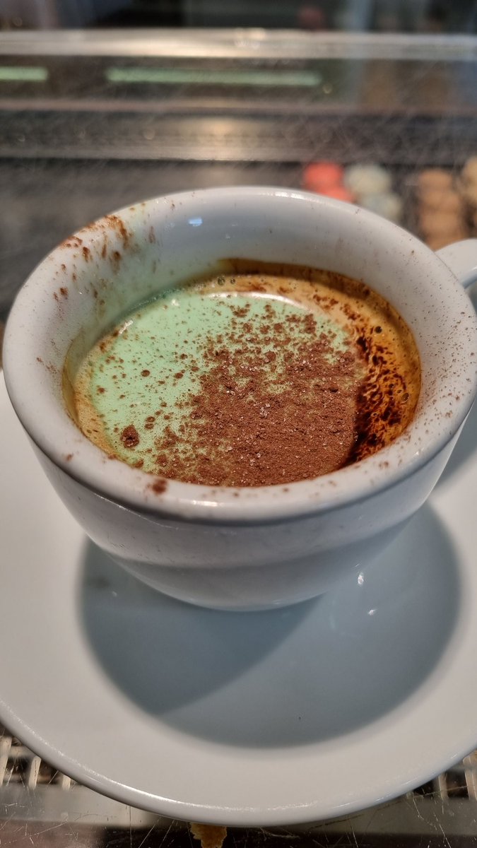 vidale_denis's tweet photo. ....una coccola.... #caffepedrocchi https://t.co/KDv4YSBIGR