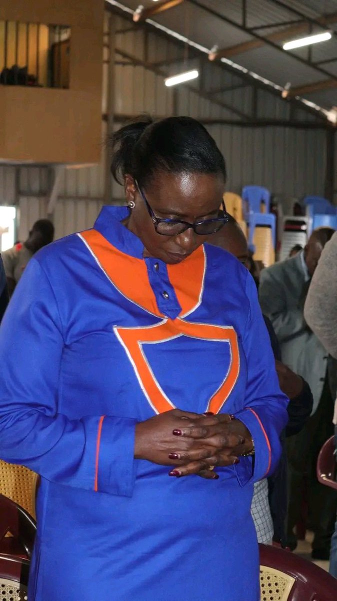 Joined residents of Dagoretti North in Sunday service. Let us strive for peaceful political campaigns
#MamaDago
#Inawezekana 
#BabaThe5th