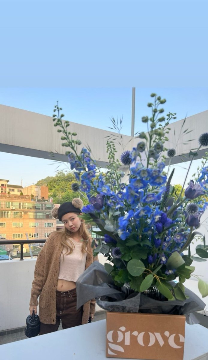 💐 
instagram.com/jennierubyjane…
#JENNIE #jenniekim #jennierubyjane #CHANEL #CHANELMakeup  #hera #VOGUE #Wkorea