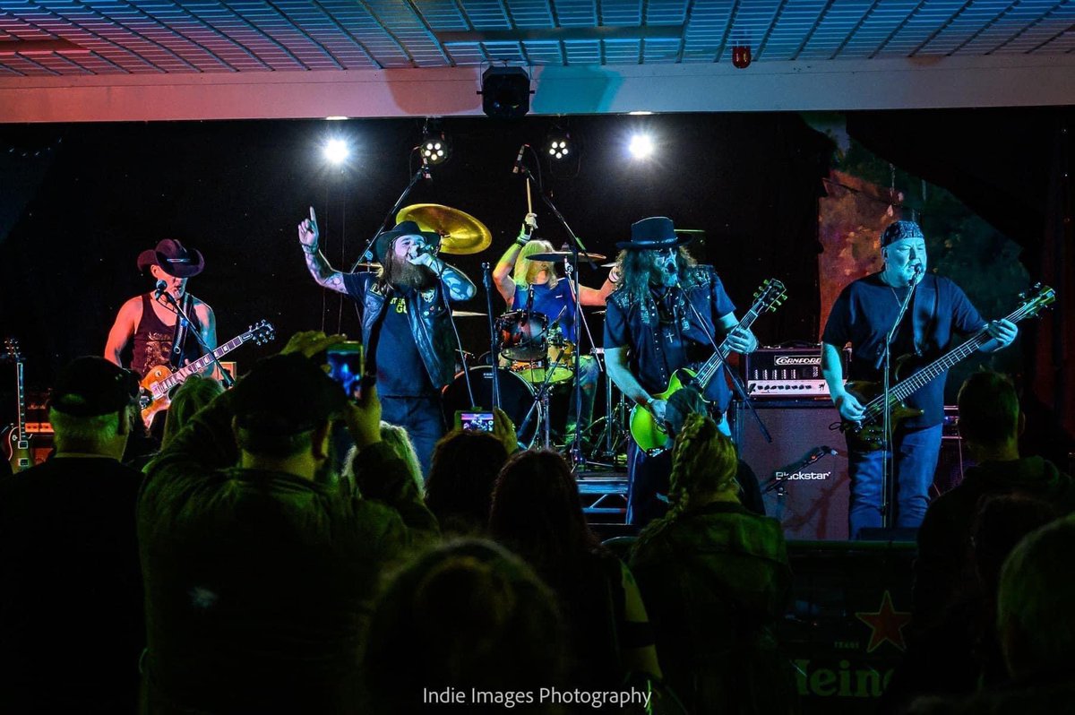 Coming back to @TrilliansRock Newcastle Thursday 30th June with our good friends @trident_waters guesting. See ya there Newcastle…. all live tickets and info. - bit.ly/Sonsontour photo: #indieimagesphotography