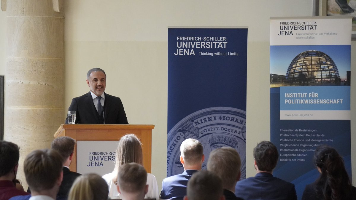 FranziskaSandt's tweet photo. SecCouncil Simulation @UniJena. It was a great honor for me, the SChillerMUN Secretary General, to receive His Excellency the Afghan Ambassador of the former Islamic Republic of Afghanistan at the opening ceremony this weekend and to get an insight into his moving experiences. https://t.co/LTUHnSoZ2d