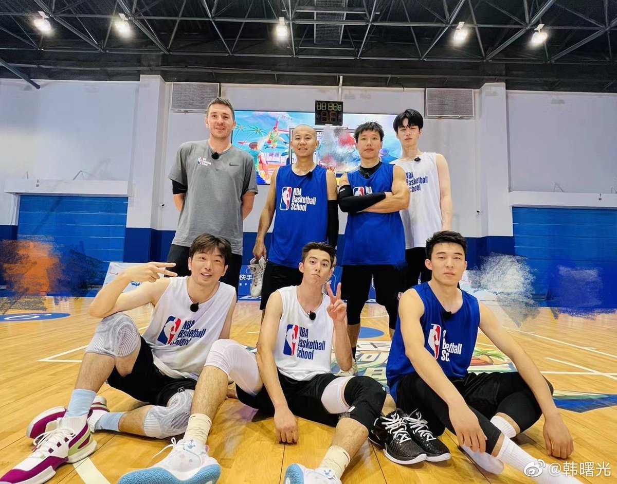 SDidi143's tweet photo. Dylan Wang in Haikou recently as he participates in NBA Basketball School. 🏀

#dylanwang #王鹤棣 #wanghedi https://t.co/oXo6ymTh0p