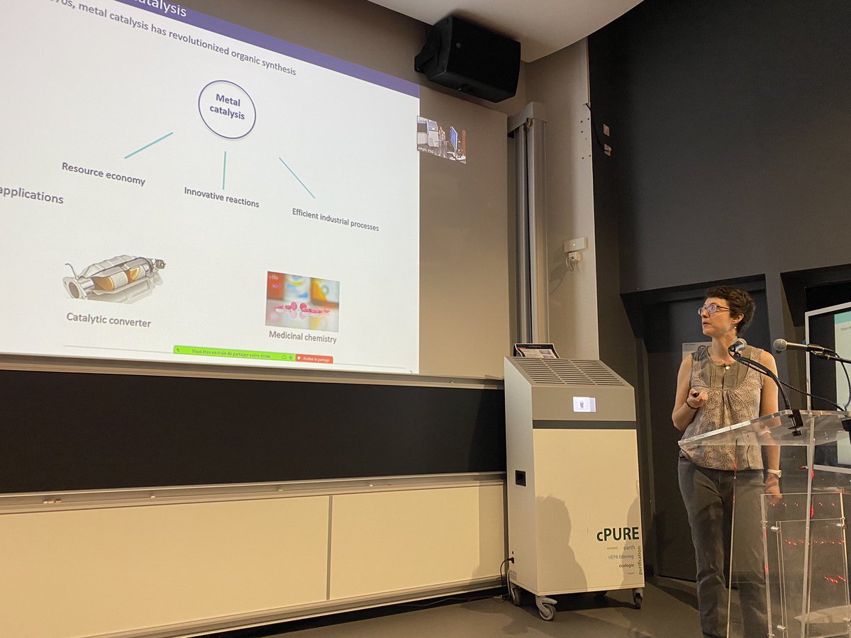 CretonCost's tweet photo. Amandine Guerinot démarre deux jours de présentations sur les enjeux environnementaux à @ESPCI_Paris en nous expliquant comment trouver des alternatives à la catalyse au Palladium. @ipggmicrofluid @psl_univ. https://t.co/XIPlRwVU81