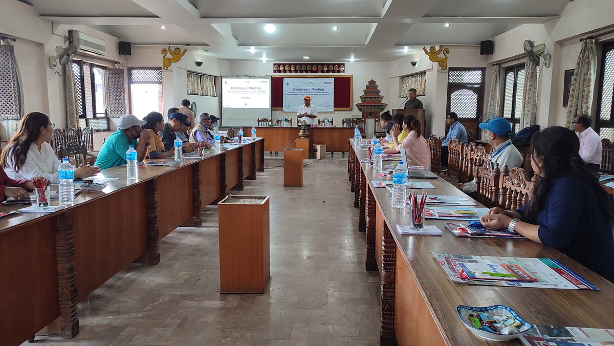 FOUNDProject_'s tweet photo. 🔴Last week, TLMN's #FOUNDProject jointly organized Employers' Meeting with Bhaktapur Chamber of Commerce and Industry (BCCI) where employers from Bhaktapur participated.     

To know more about the project - https://t.co/7D8d1gzxVO

#DCEM #DisabilityConfidentEmployerMovement https://t.co/GT82L5phOm