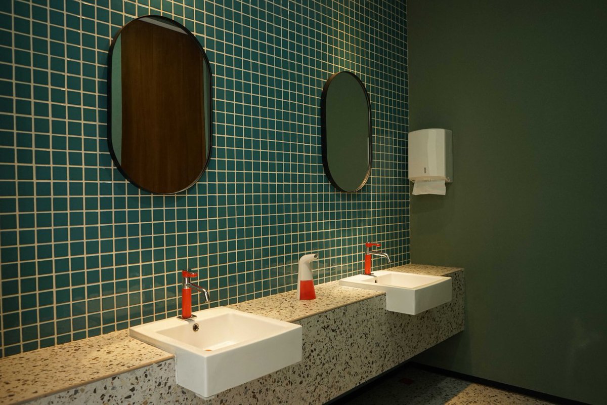 Toilet nya instagramable lagi, mau ootd an sambil kerja juga bisaaak❤️❤️ Yang pada kepo Jogja Selatan nya disebelah mana nih kukasi lokasinya :
📍 Genesis Coworking Space (Gedung 2 lantai 2)
Jl. Achmad Wahid, Mantup, Baturetno, Banguntapan, Yogyakarta