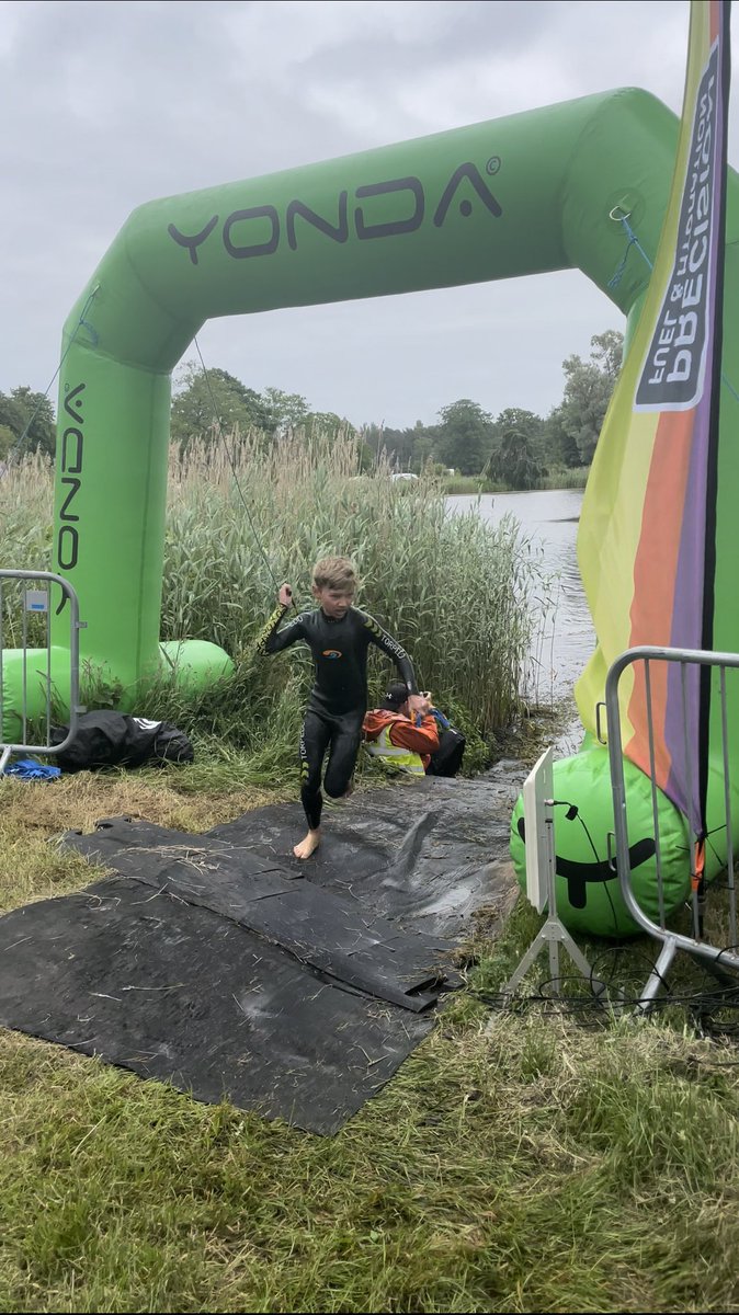 SteveObertelli's tweet photo. @StBartsCE @stbartscey5 
Nate did his 2nd Triathlon of the season yesterday at @CastleRaces which was his first open water swim race! He raced superbly well &amp; kept calm even when his bike chain came off &amp; sorted it himself going on to finish in 3rd place🥉
#podium 

@kidsracing https://t.co/f9RaCiras7