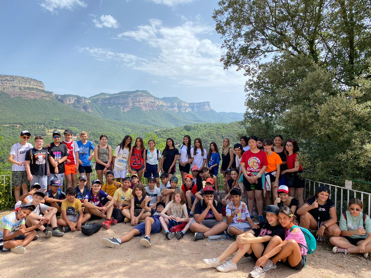 INSDolorsAleu's tweet photo. Algunes imatges de les colònies a Vilanova de Sau amb 1r d'ESO. Hem fet tir amb arc, bosc vertical, excursions, tirolina, piscina, i fins tot hem anat a la disco! En resum, han estat unes colònies molt entretingudes!
#femfuster https://t.co/4ImQI2xaOi