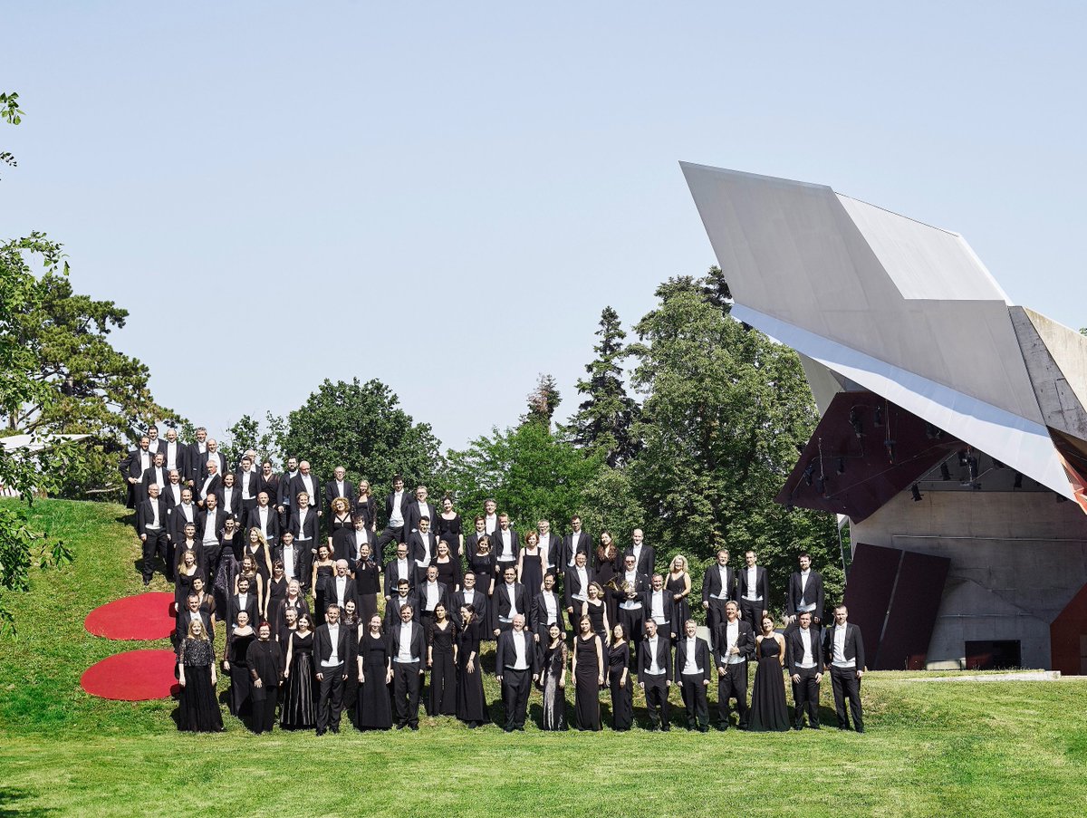 Endlich Sommer <a href="/Grafenegg/">Grafenegg</a> 🏰🌳☀️Diese Woche starten wir in die Open-Air-Saison! Unsere #Sommernachtsgala am #Wolkenturm mit <a href="/petersen_solo/">Marlis Petersen Solo Musica</a> <a href="/erwinschrott/">Erwin Schrott</a> @selinaott &amp; unserem Chefdirigenten <a href="/yutakaSADO_news/">佐渡裕 オフィシャルファンサイト</a>, moderiert von #TeresaVogl ‼️ Termine &amp; Details ➡️ bit.ly/3n02jUy