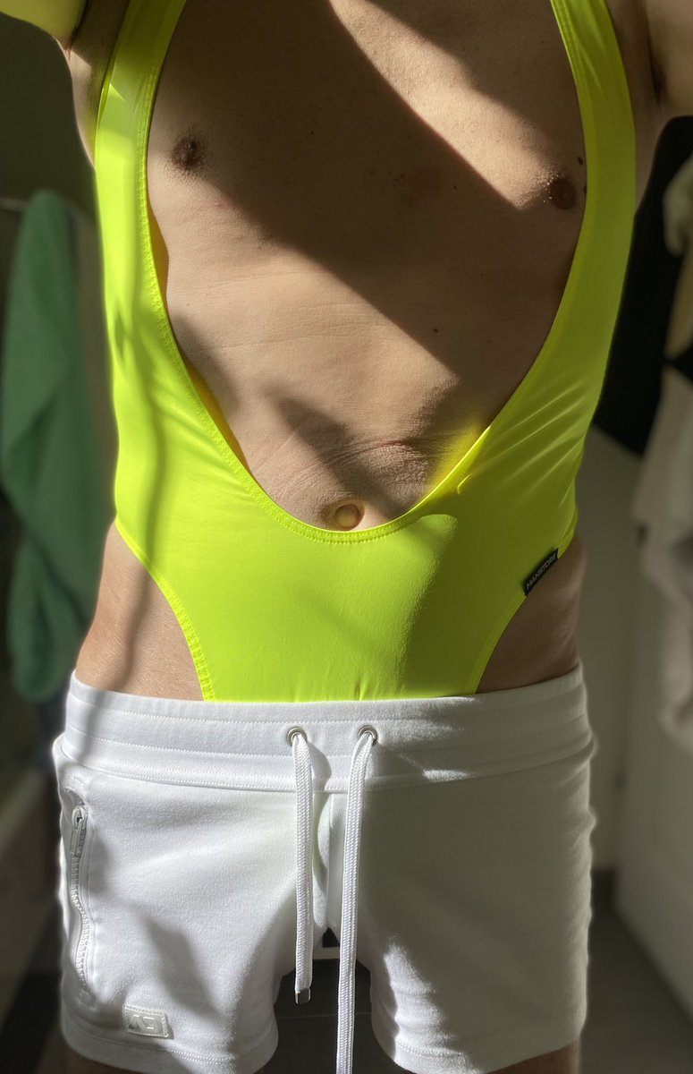 sexlove9987's tweet photo. Cool at home today 💛🤍💛🤍💛 #bodythong https://t.co/6pElZ18hdi