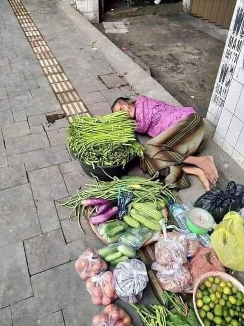 ไม่มีอะไรมาก แค่อยากจะบอกว่า นี่คือประชาชนไทยที่ใช้ชีวิตแบบพอเพียงตามปรัชญาของในหลวงของไทยอยู่เท่านั้น