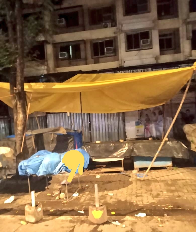 TVALMGuild's tweet photo. Permenant structures coming up by Hawkers in Thakur Village Main Road opposite Thakur Cinema 

We request @mybmc @mybmcWardRS to prepare a proper hawking zone and stop this Road &amp; footpath encroachment

Please see how they are putting barriers to increase their space encroachment https://t.co/zAtSjzalYr