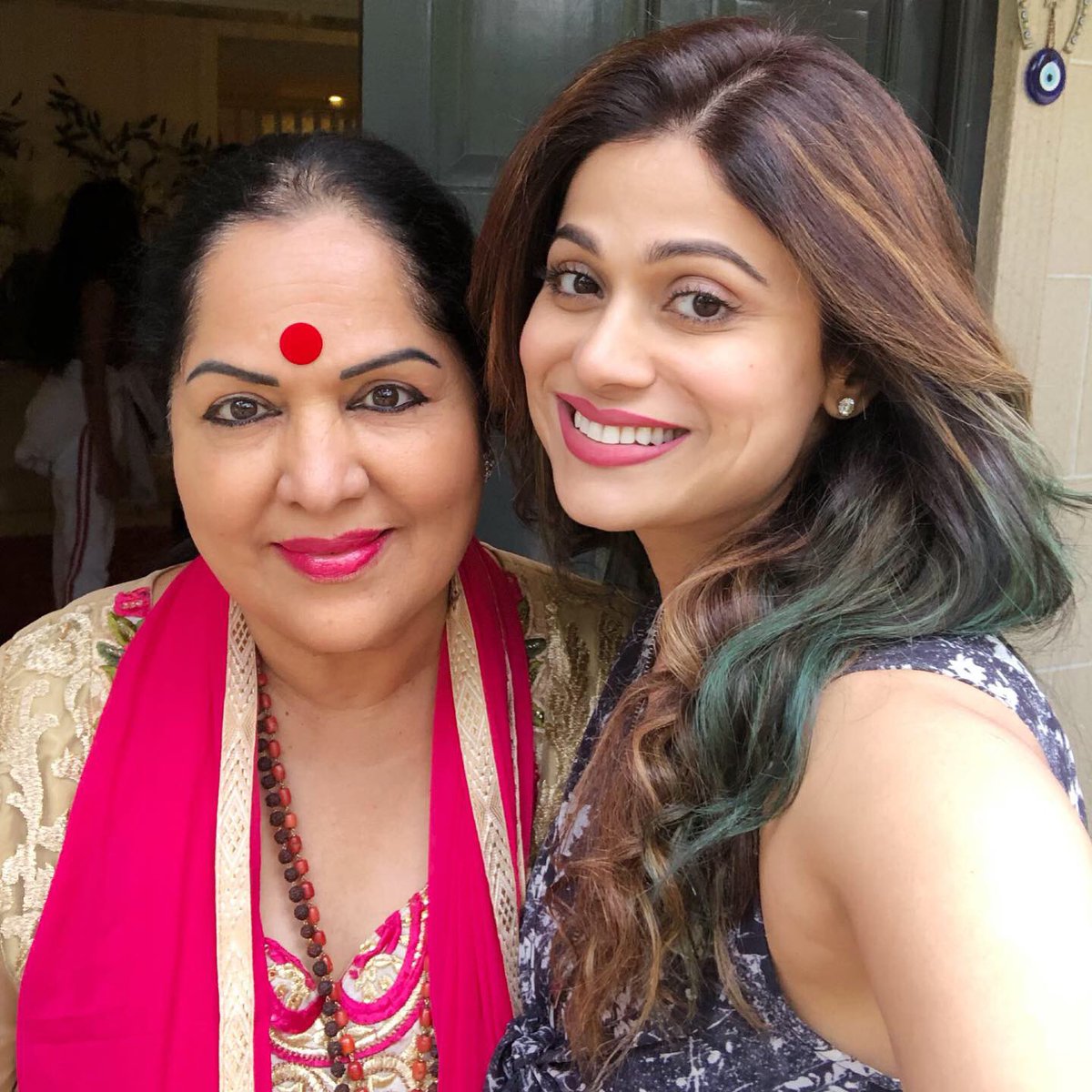 ShamitaShetty's tweet photo. Happy birthday to the strongest woman I have known..my mama ❤️you are the epitome of grace and dignity.Thankyou for everything you do and for teaching me to be strong and stand fearless for what I believe in ❤️ https://t.co/3asB33Gj3t