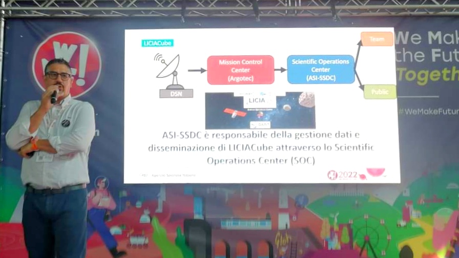 Nello scorso fine settimana il nostro Angelo Zinzi ha presentato al #WMF2022 le attività di #DifesaPlanetaria dell'@ASI_spazio Tra queste i progetti @H2020Neorocks e @LICIACube che vedono un importante contributo del centro. (grazie a #IreneSchillaci per la foto)