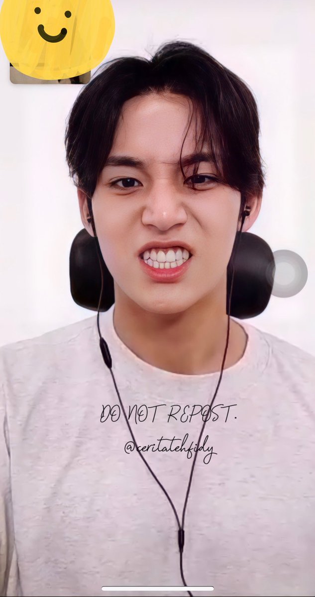 ceritatehfidy's tweet photo. [220620 shopee fansign 1:1 with Mingyu]

Me : “Are you a vampire? 
🐶 : “Huh vampire? rrrrr”
Me : “because u look so unreal”
ARGHHHH i love him so much! sebelum telfonnya mati, dia bilang “i love your energy” sambil senyum 😭❤️ #MINGYU #민규 https://t.co/ZaQOrDViRz
