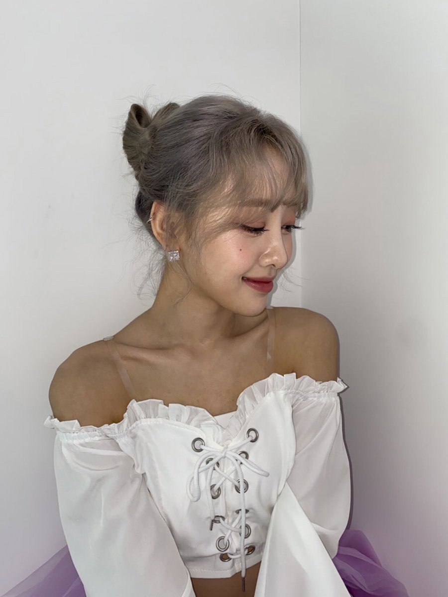 LoonaThe_Yves's tweet photo. FLIP THAT WITH LOONA
#LOONA_FLIPTHAT_MV 
@loonatheworld https://t.co/luX9hKhgqu