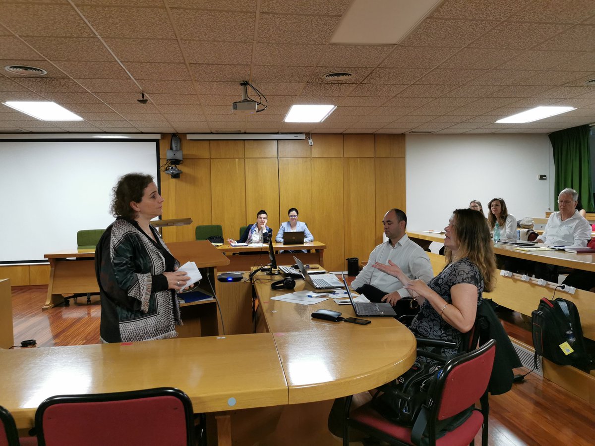 premiere_eu's tweet photo. #SCAR #AKIS meeting in #Lugo, Spain: Opening presentation by Elena about the #CECRA training for Galician advisors who were very keen to join courses. "Why was it so successful?" asks Eelke Wielinga @i2connect_EU.
"It was the interaction and networking the related practices".😊 https://t.co/3Lp7ymB0o6
