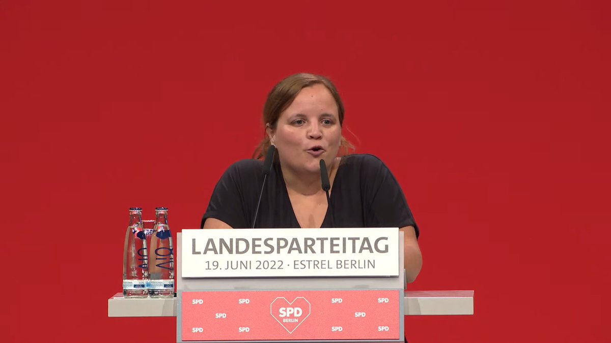 Gestern hat sich <a href="/spdberlin/">SPD Berlin</a> klar &amp; deutlich gegen #A100 positioniert 💪
Fast 2/3 der Delegierten waren für unseren Antrag <a href="/spdxhain/">SPD XHain</a> <a href="/spdmitte/">SPD Berlin-Mitte</a> @jusosberlin: Klares Nein zur Betonwüste mitten durch Berlin. Klares Ja zu Mobilitätspolitik des 21. Jahrhunderts ❤️ #lpt22 #A100stoppen