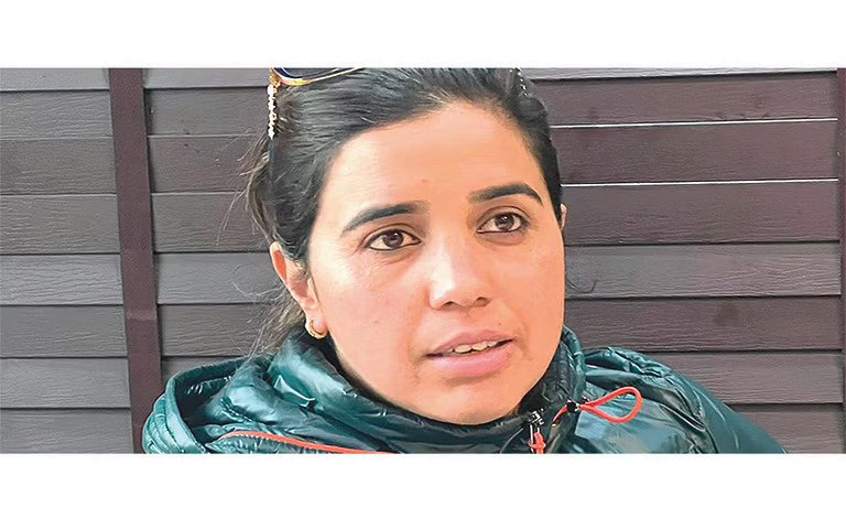 'My dream is to make #JK watersports hub of India', the first watersports female coach of Kashmir and Director of Watersports in Sports Council,
#BilquisMir
 
J&K fast turning into Watersports hub of India with multiple National level events set to be held in the coming months.