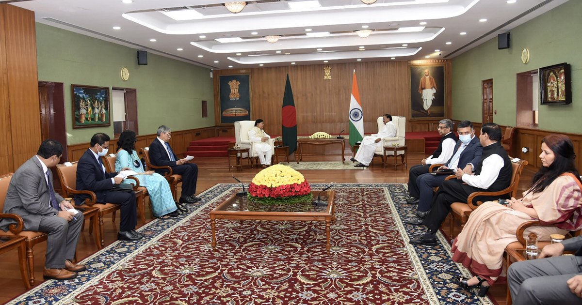 The Foreign Minister of Bangladesh, H.E. Dr. A.K. Abdul Momen called on the Vice President, Shri M. Venkaiah Naidu at Upa-Rashtrapati Nivas today.