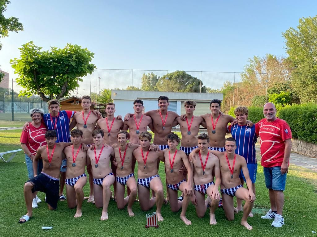 cnmataro's tweet photo. 👏 Molt bona feina de les nostres categories cadet de #Waterpolo al Campionat de Catalunya

🥈🥈 Subcampionat pel femení (8 - 10 @CEMediterrani ) i pel masculí (9 - 14 @CNAB_oficial )

🔝 Enhorabona a totes i tots, quina gran temporada esteu fent

ℹ️ Amplieu informació al web https://t.co/wSYZNXHG0N
