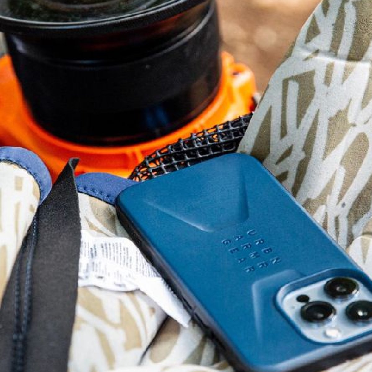 Gammatek's tweet photo. Hitting the gym or beach this week with a Civilian Series in hand! With 20 feet of drop protection and multiple colors to pick from, this is one of our favourite styles by UAG. 

#builttogofurther #UAG #Gammatek https://t.co/rUBE7dD2g7