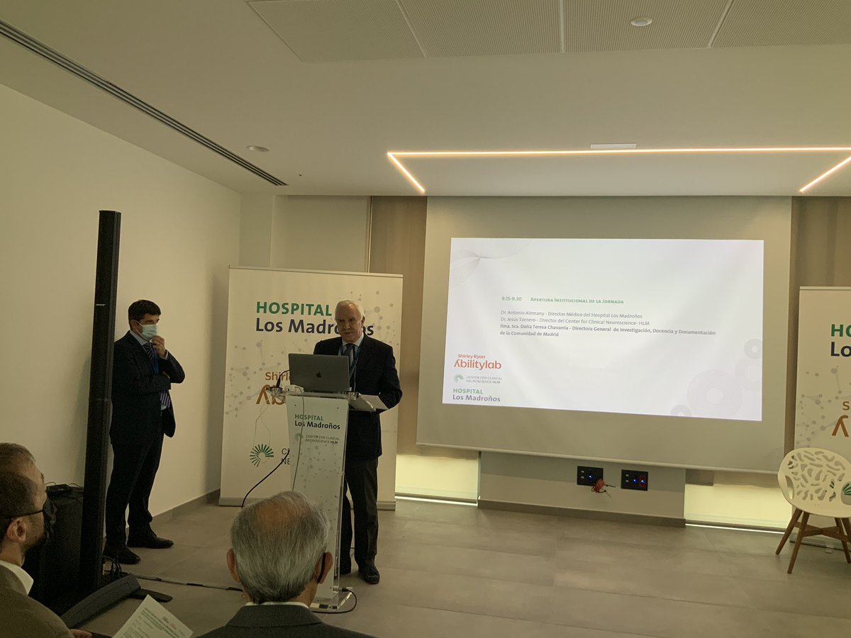 HMadronos's tweet photo. Apertura institucional de la jornada por parte del Dr. Antonio Alemany , Director médico del Hospital Los Madroños y Dr. Jesús Tornero Director de I+D+I y director del Center for Clinical Neuroscience HLM
#HLMSRALAB https://t.co/jA5eg3T522
