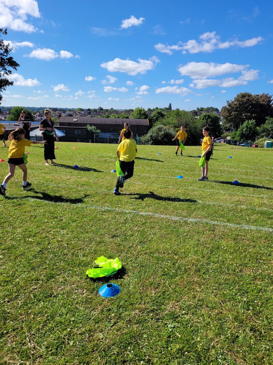 We are enjoying our first activity of sports week, having a go at fencing! <a href="/PrimaryElaine/">Elaine Primary</a> <a href="/PE_EPS1/">PE at Elaine Primary School</a> <a href="/IPAT_Edu/">The Inspire Partnership</a>