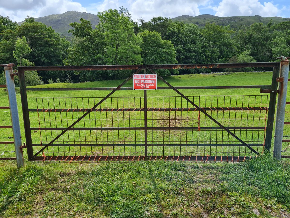 PhilSipocz's tweet photo. @LakesStiles @tismenic70 @Soapy_Wit_Tank @LordOrk @ceadela @tutty352 @clouds_go_by @LansdellMum @WindowsLake @ProjectWHYUK @Yeti98_ @RuthRendell1 Some metalwork for #AllMetalMonday more cats cradle for @tutty352 &amp; very neat &amp; careful use of Baler Twine for @BalerUses https://t.co/PR5qnvAIZR