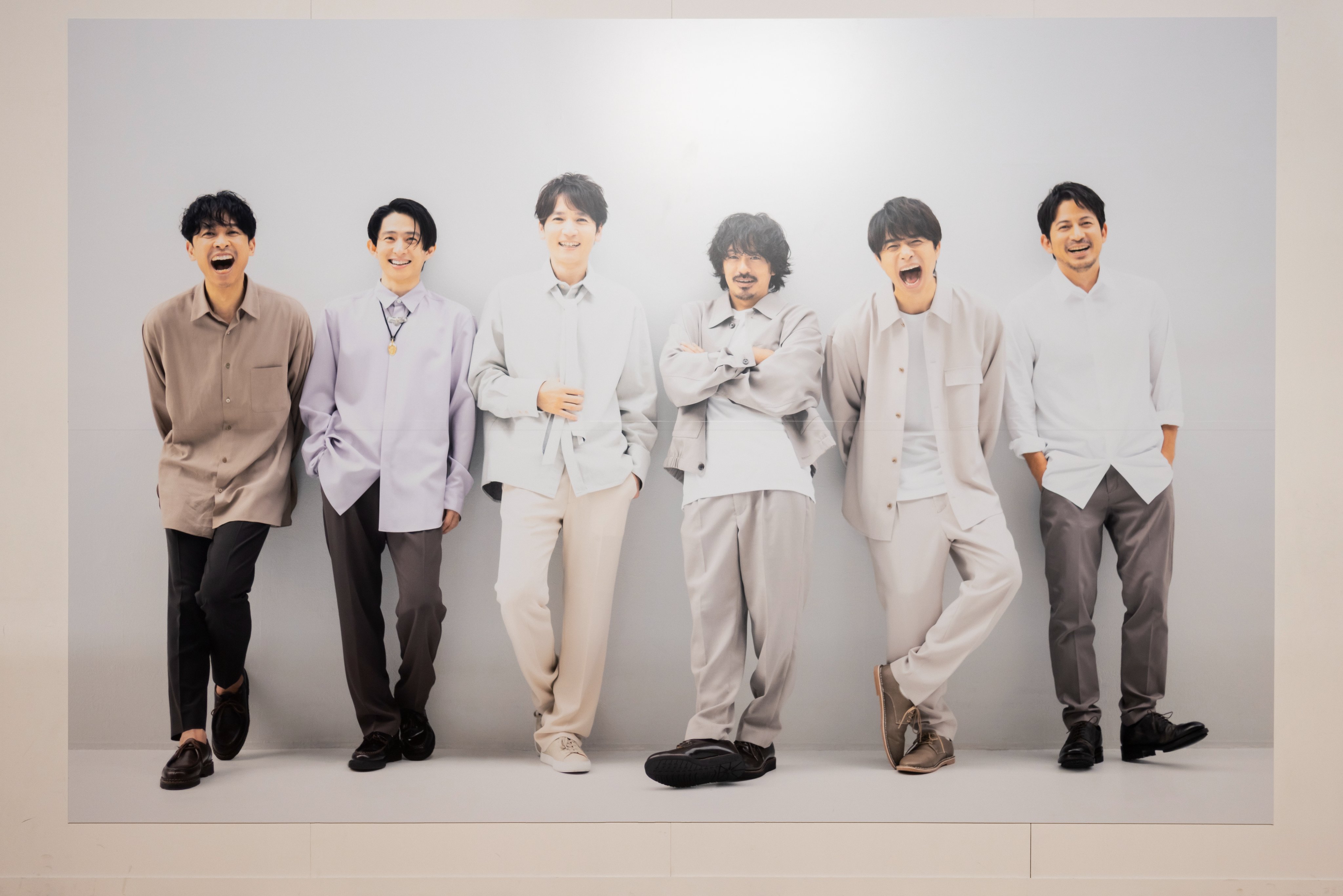 V6 - V6 岡田准一 写真集 Guys 俺たち フォトカード2枚付きの