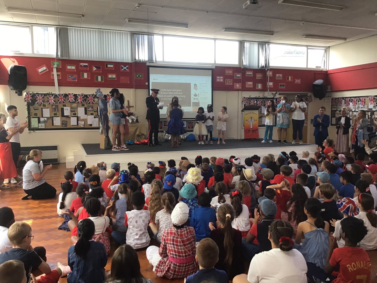 Sacred Heart Y4 tweet media