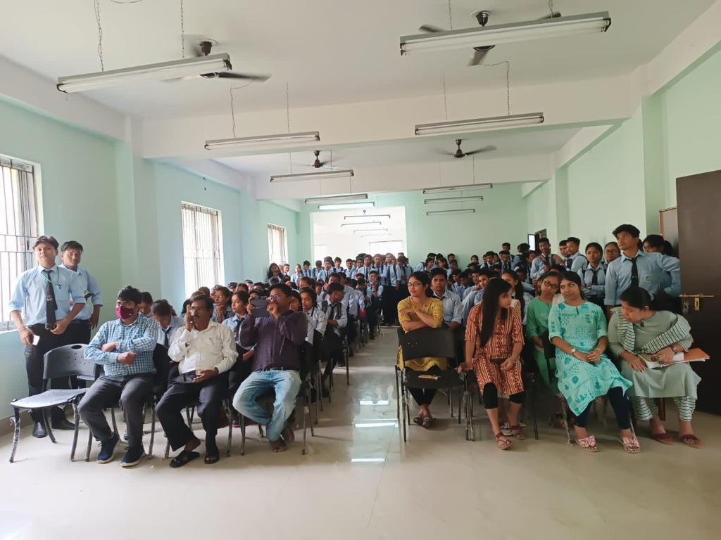 chirang_poly's tweet photo. Blissful Celebration of "Kolaguru Bishnuprasad Rabha Divas" at Chirang Polytechnic on 20th June, 2022 in the presence of Principal, other Faculty members, staffs and students. https://t.co/IRxIQO2BoG