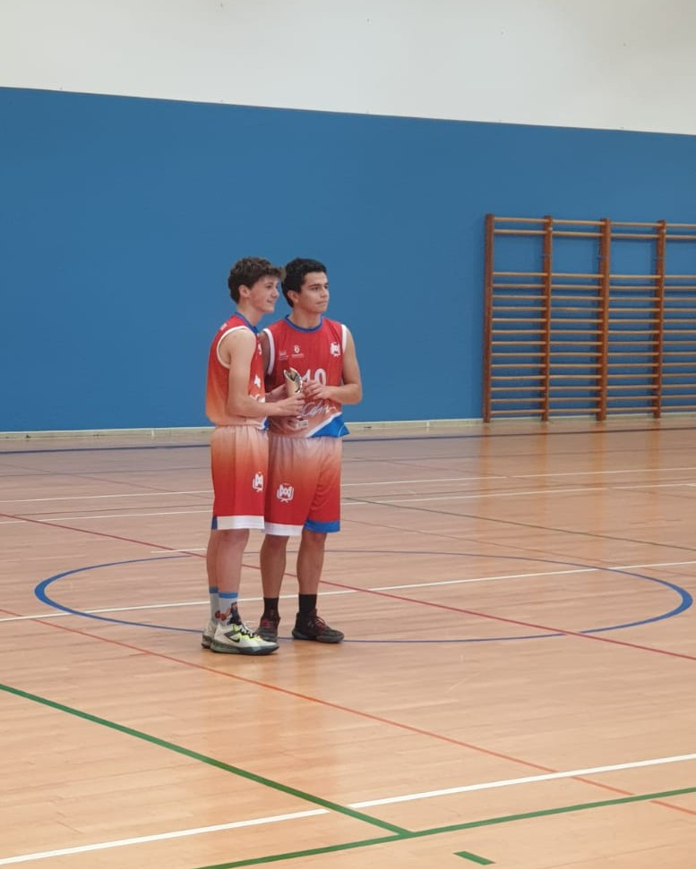 cdmcompostela's tweet photo. O noso equipo cadete masculino ven de proclamarse Campión de Copa este finde semana. Pechan así unha magnífica temporada como subcampeons da Liga de Santiago e Campións da Copa.
Noraboa, rapaces!! Bo traballo!! https://t.co/lIVlpQC4fo