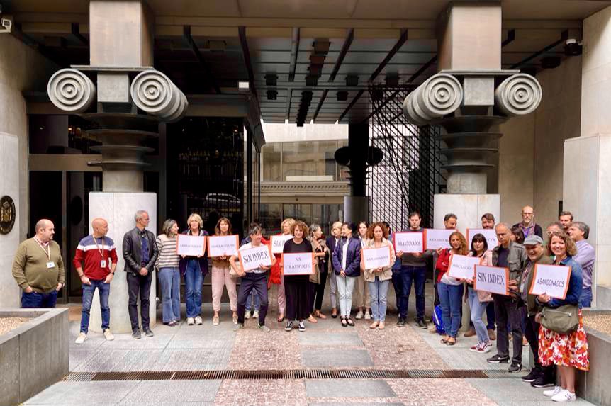 javipol87's tweet photo. 20 de junio, día de huelga en Bélgica, los trabajadores plex de la #REPER seguimos luchando por unas condiciones laborales y salariales dignas #plexenlucha @jmalbares @MAECgob https://t.co/O7hJhJR8RY