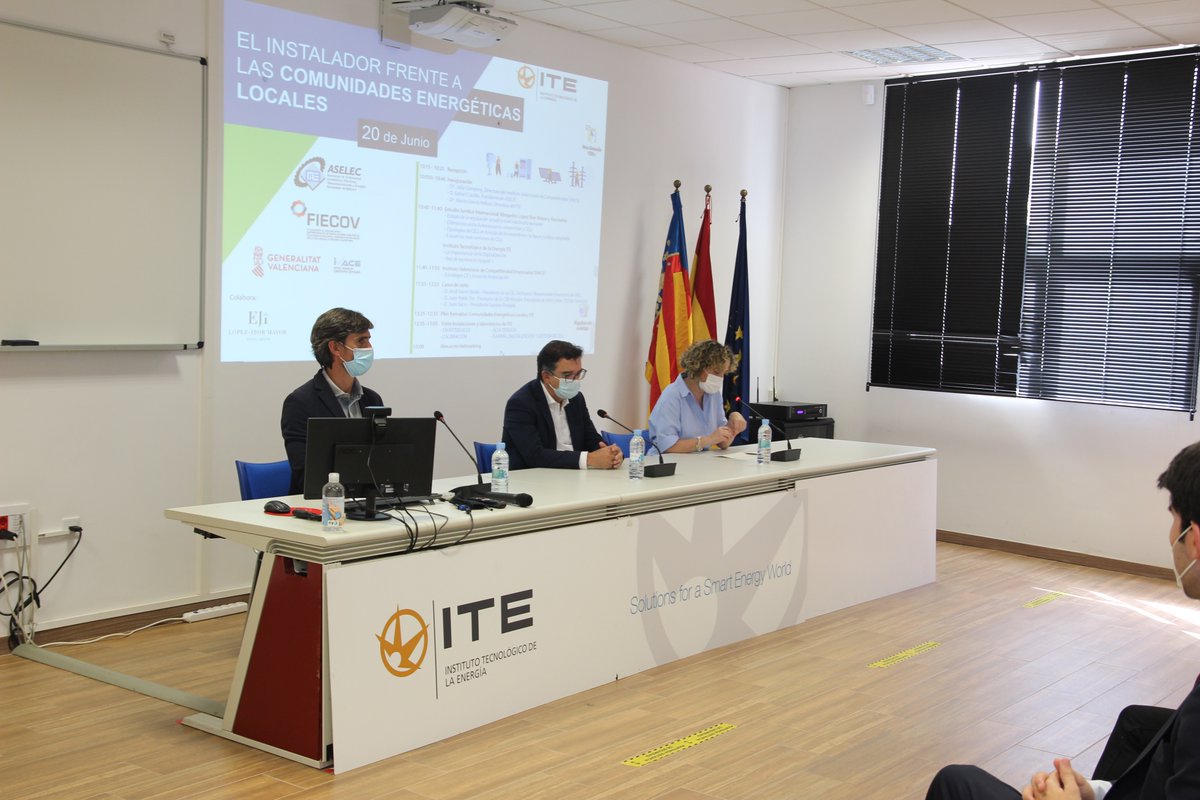 Comienza la jornada“El Instalador frente a las Comunidades Energéticas Locales”, inauguran <a href="/Julia_company/">Julia Company</a>  Directora del <a href="/GVAivace/">IVACE+i</a>, Rafael Castillo, Presidente de <a href="/ASELECfemeval/">ASELEC</a> e <a href="/igcamag/">Ignacio Casado Magro</a> Director de Com y Mark de <a href="/itenergia/">ITE</a>
con <a href="/FIECOV_/">FIECOV Federación</a>, <a href="/ejilopezibor/">Abogados López-Ibor Mayor Estudio Jurídico Int.</a> 
#ComunidadesEnergéticas