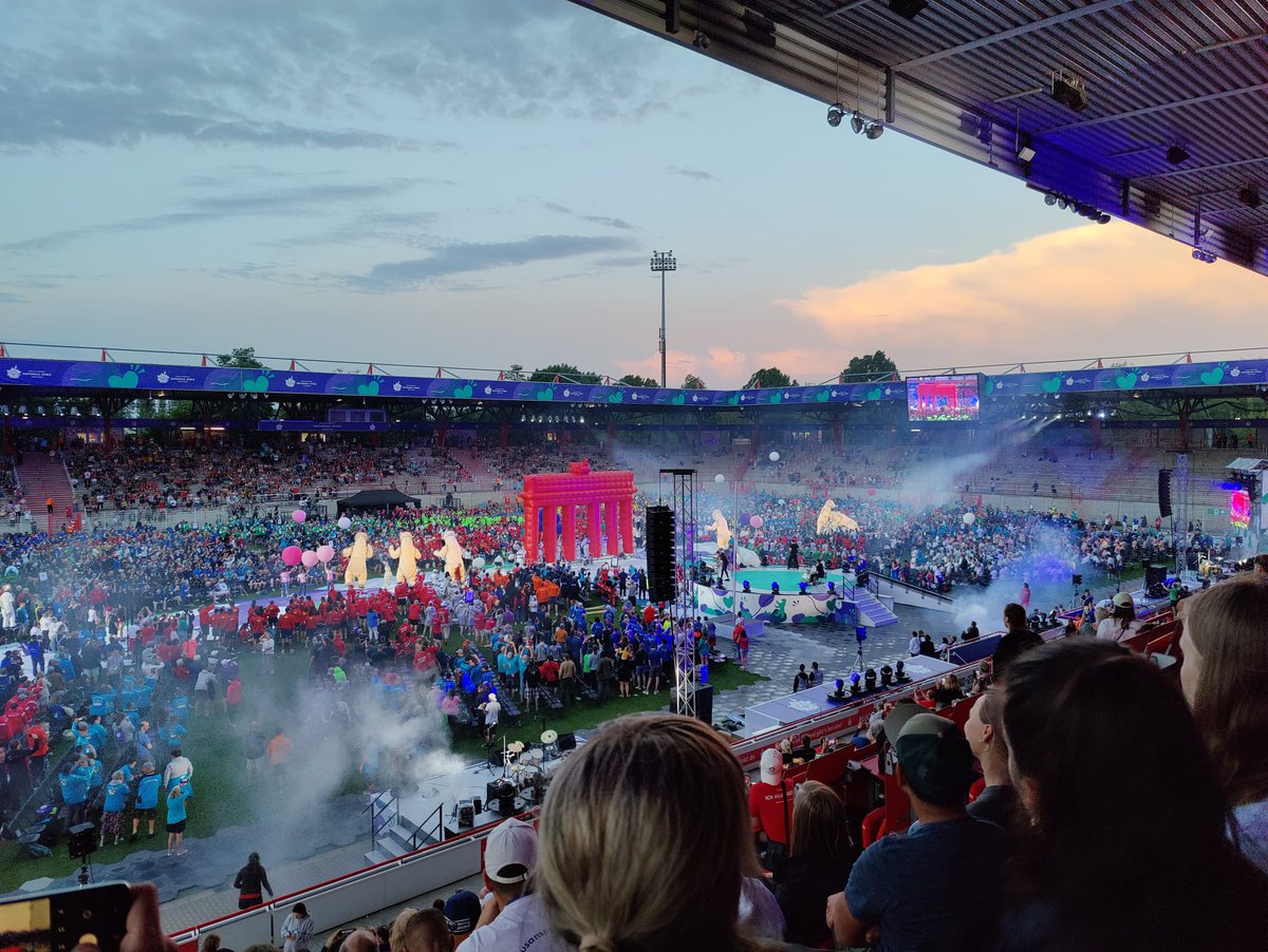 MaxKroeber's tweet photo. Die Nationalen Spiele #SpecialOlympics sind eröffnet, was für eine Party! #zusammenunschlagbar @SOWG_Berlin2023 @LSBBerlin @ParaZeitung @teamdpara @sporthilfe @bsb_berlin https://t.co/A01mGADUsG