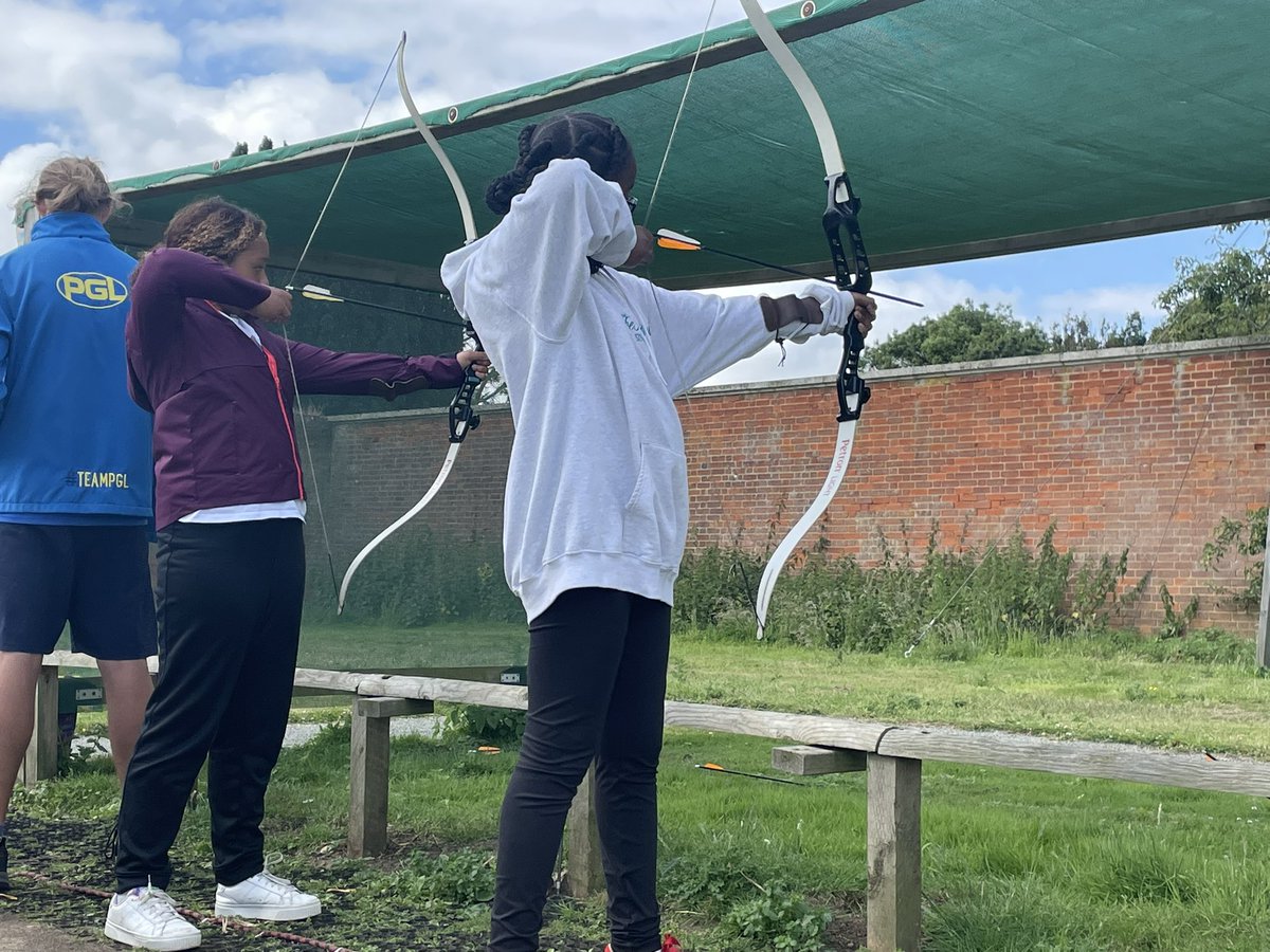 MissTLongshaw1's tweet photo. Shooting again this morning @LongshawAcademy https://t.co/n5ErFfa5lI