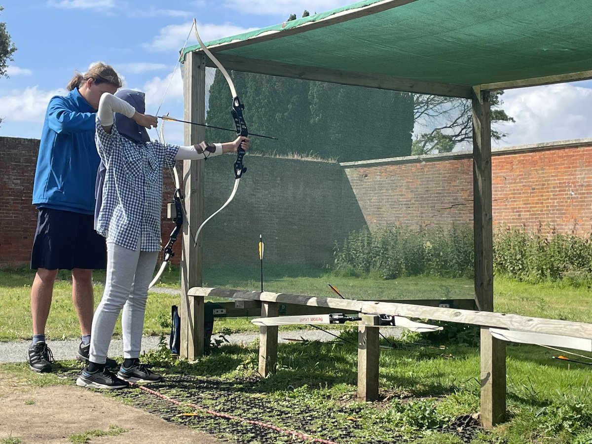 MissTLongshaw1's tweet photo. Shooting again this morning @LongshawAcademy https://t.co/n5ErFfa5lI
