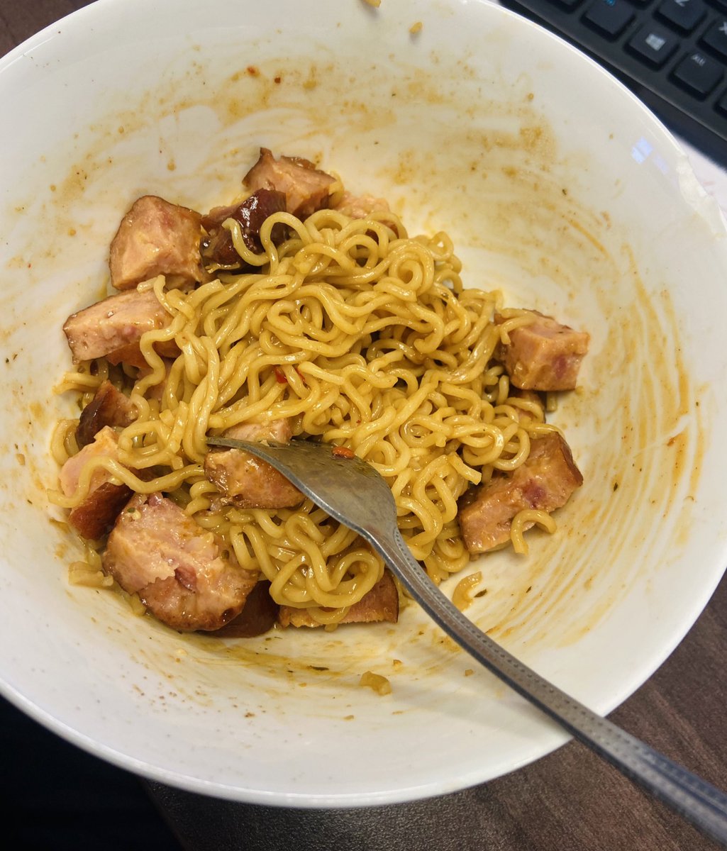 Callmethaboo2nd's tweet photo. Noodles +Cheese Russian +hot sauce 😀 https://t.co/7LlJliGzt9