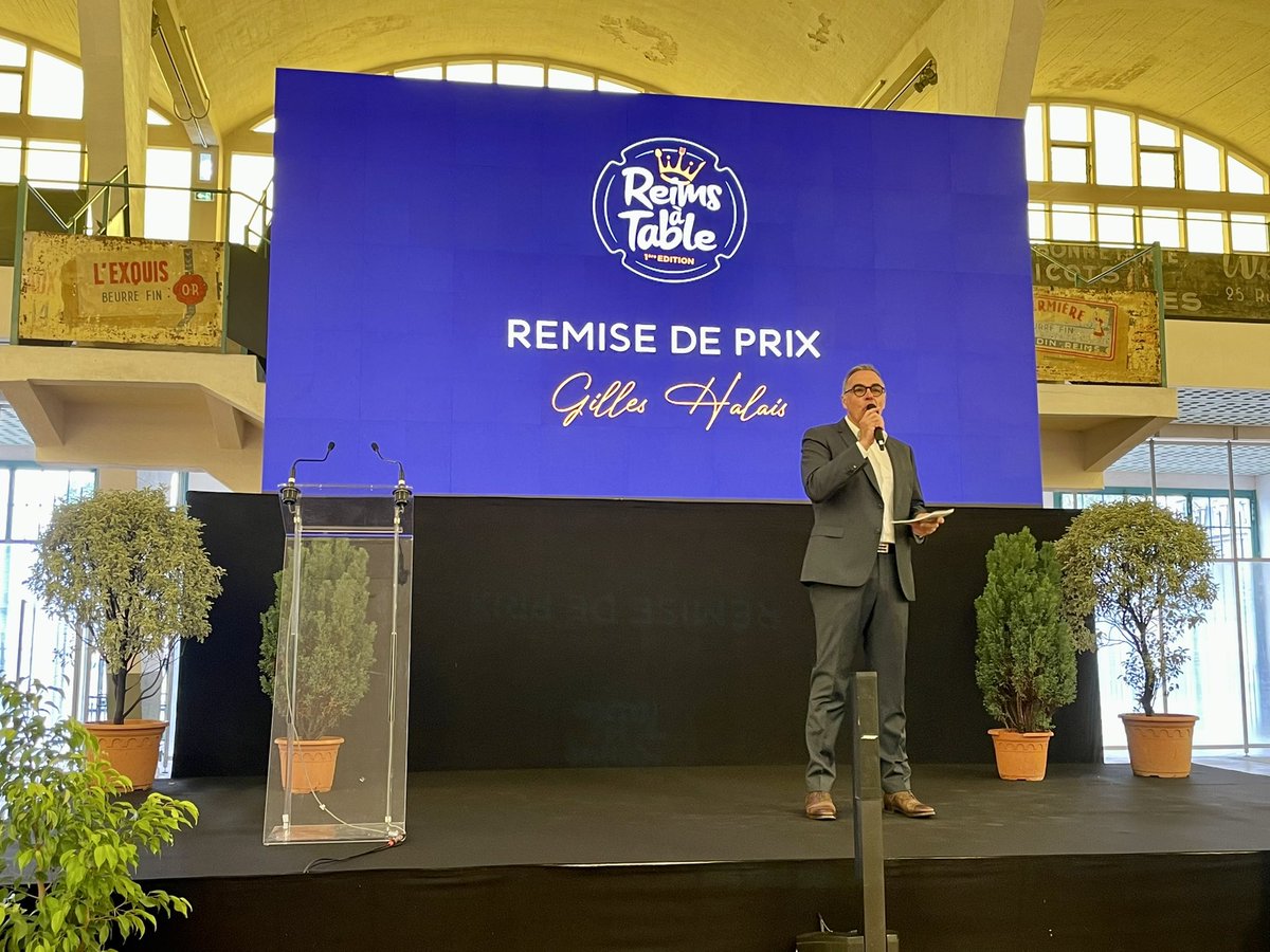 benoit_dh's tweet photo. Ouverture de la cérémonie de remise des Prix #ReimsATable par @gilleshalais , @ArnaudRobinet et @CaVautrin 🍽🏆
Faire rayonner la #gastronomie rémoise et le terroir de #Champagne !
Plus de 150 restaurateurs participants à cette première édition 👍🏼
#Reims #Miam https://t.co/ug8R5CfEVn
