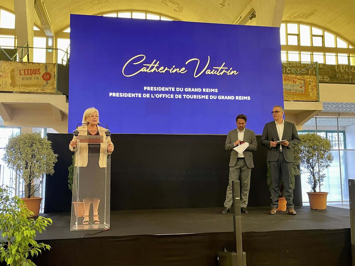 benoit_dh's tweet photo. Ouverture de la cérémonie de remise des Prix #ReimsATable par @gilleshalais , @ArnaudRobinet et @CaVautrin 🍽🏆
Faire rayonner la #gastronomie rémoise et le terroir de #Champagne !
Plus de 150 restaurateurs participants à cette première édition 👍🏼
#Reims #Miam https://t.co/ug8R5CfEVn