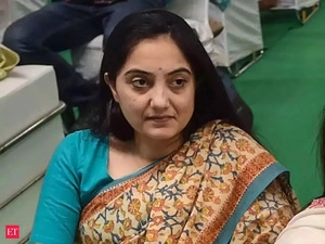 news24tvchannel's tweet photo. नूपुर शर्मा के खिलाफ बंगाल विधानसभा में निंदा प्रस्ताव पारित

CM ममता बोलीं- इस महिला की अबतक गिरफ्तारी क्यों नहीं हुई?

#NupurSharma https://t.co/5rZtap2jSK