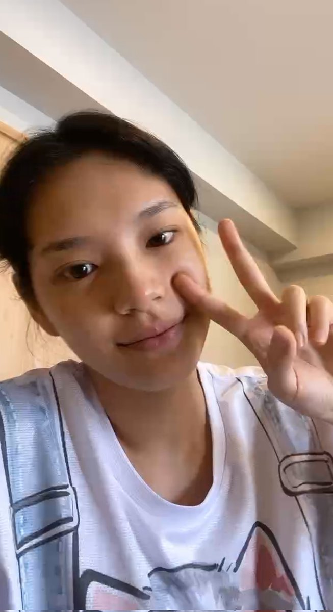 Get well soon นะคนเก่ง หายดีเป็นปกติและกลับมาเป็นเจ้าแมวที่แข็งแรงในเร็ววันนะฮะ
 
ขอแค่ว่าอย่าโทษตัวเองหรือเป็นกังวลเลยนะฮะ มันติดกันได้ ไม่ใช่ความผิดคุณเลย ไม่มีใครอยากให้ตัวเองติดหรือป่วยหรอกเนอะ ยังไงตอนนี้พักผ่อนเยอะๆ ดูแลตัวเองก่อนน้า ✌️🧡

#TakeCareCherprang
#CherprangBNK48