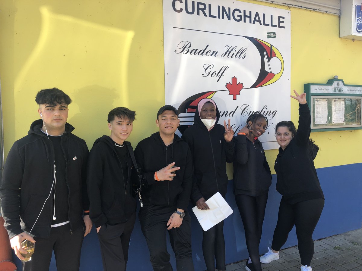 On today's World Refugee Day read about the first refugee high school curling team: wcf.co/3biGgpS #WorldRefugeeDay #Curling