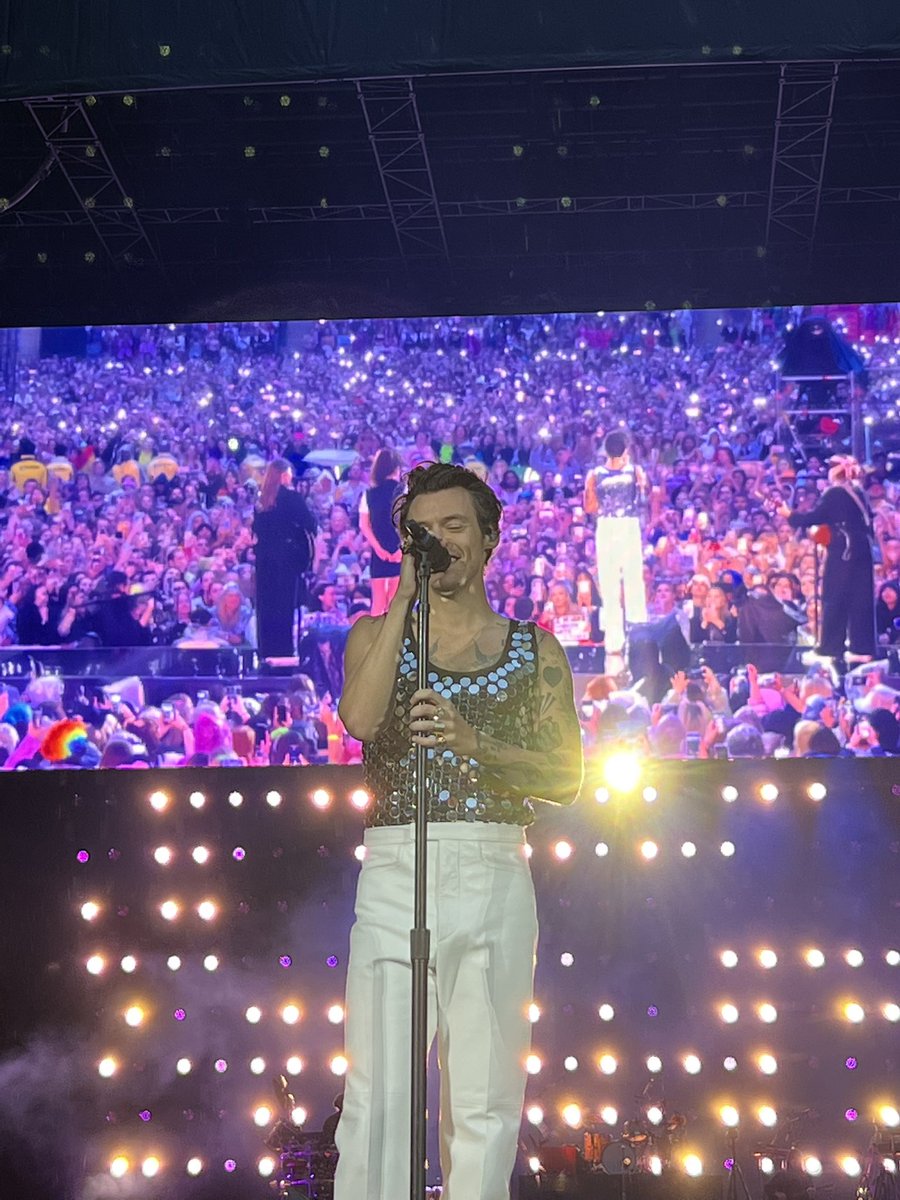 aleks_kck's tweet photo. Smiley bean 🤩😍 #hslotwembleyn2 https://t.co/Qk8iLdTuIF