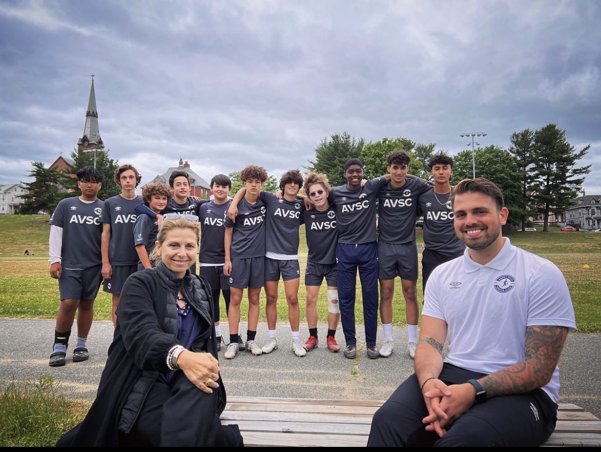 Με την Maya Tsochlis για τη νέα σειρά ντοκιμαντέρ, Στους Δρόμους των Ελλήνων για την <a href="/ertofficial_/">ΕΡΤ</a> 
•
Για εμένα το ποδόσφαιρο είναι κάτι πιο μεγάλο από sport. 
Είναι πάθος, είναι αγάπη, είναι ελευθερία, είναι και όνειρa ⚽️ 💭 🌍